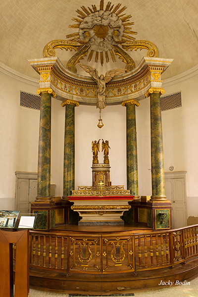 Autel de la chapelle du collège de Notre-Dame de Bourgenay