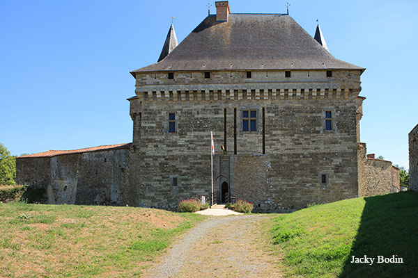 Château féodal de Sigournais