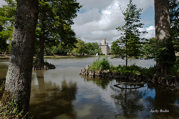 Une autre vue du lac du château des aventuriers