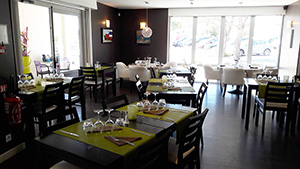 le restaurant du port situé au port de Bourgenay à Talmont Saint Hilaire