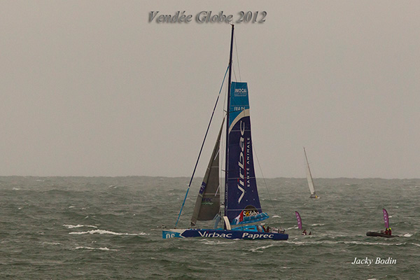 Vendée Globe 2012 - Le Vibac-Parec 3 régatant avant le départ