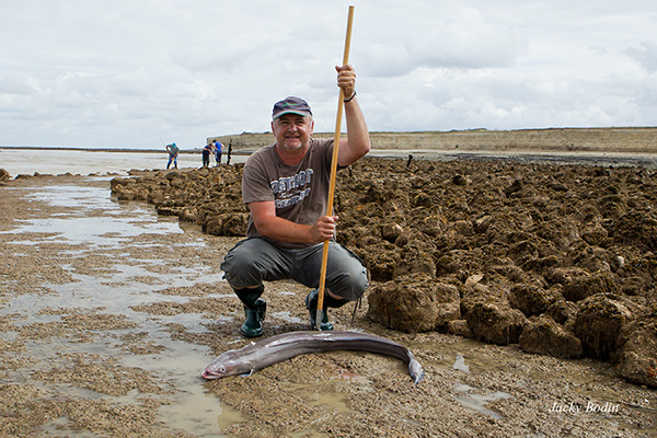 Thierry à la pêche aux congres à Lauzières