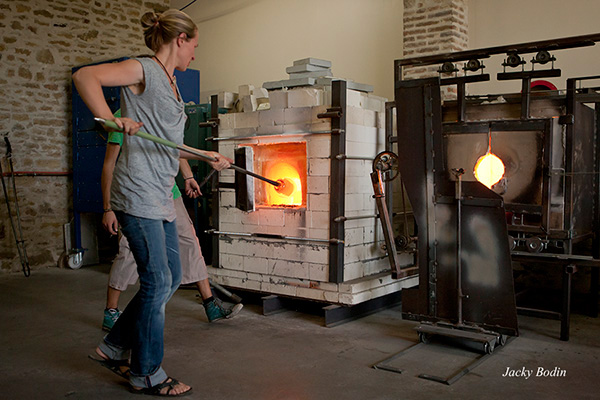 Souffleurs de verre à la verrerie de Bourgenay